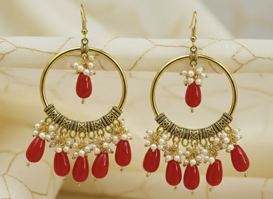 Beaded hoop earring (red)