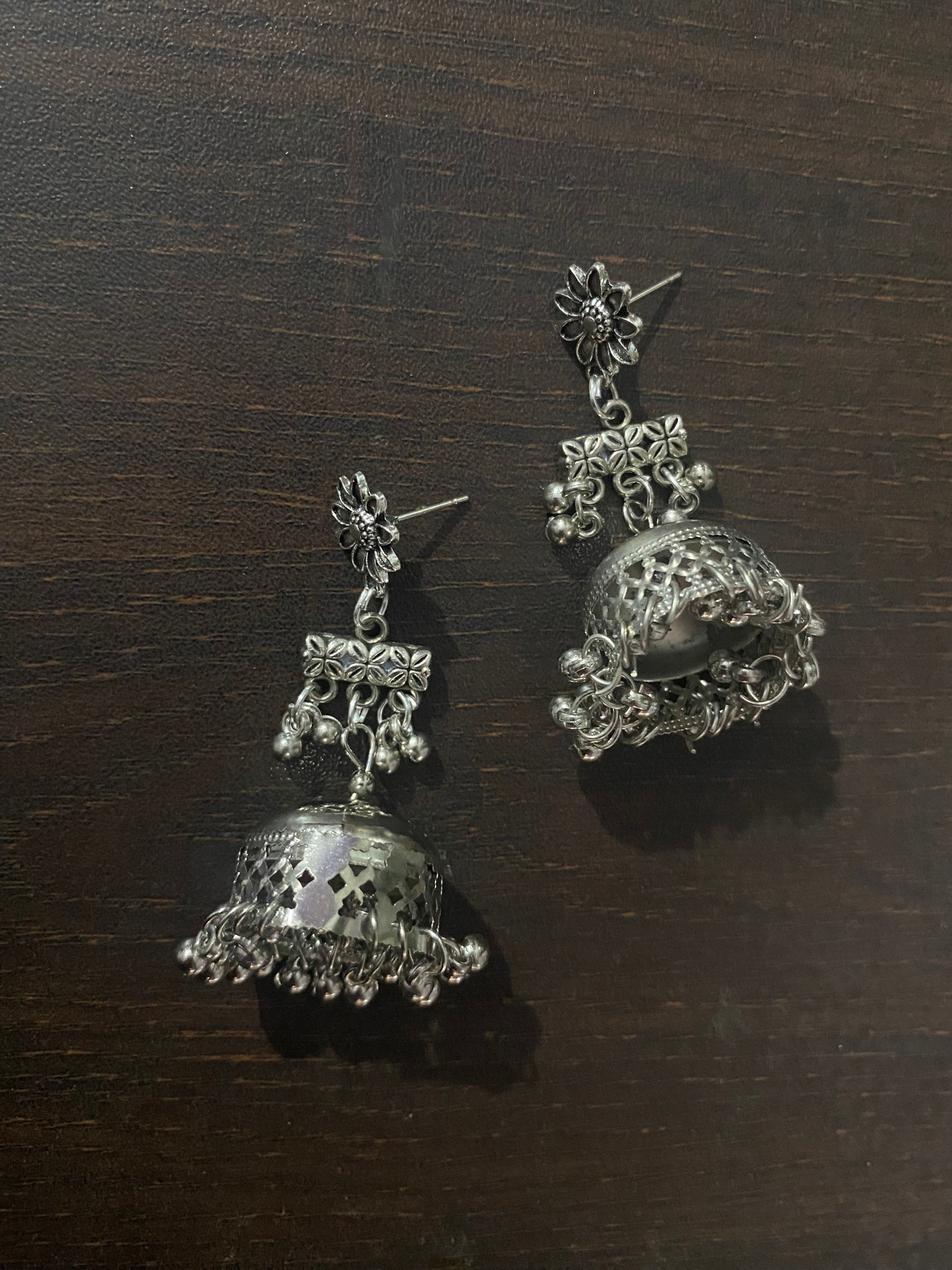 Floral top jhumka earring