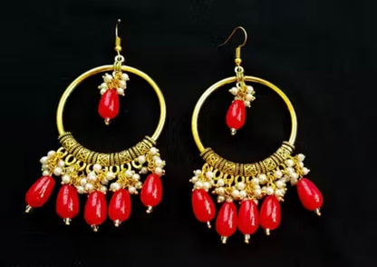 Beaded hoop earring (red)