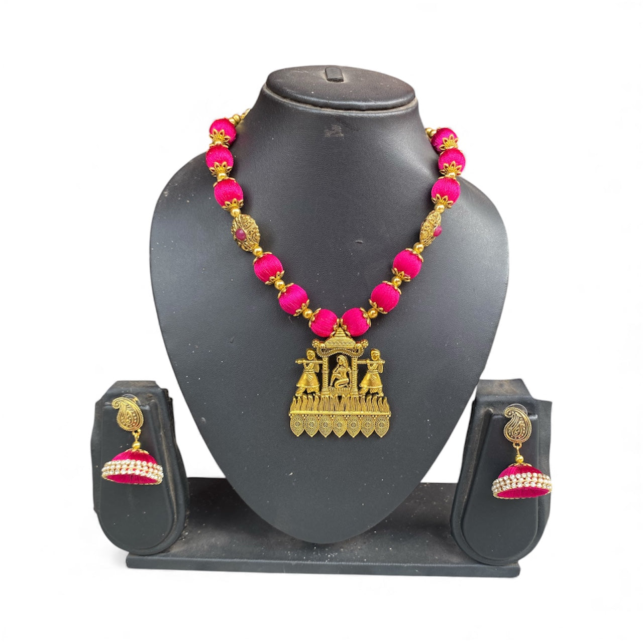 Silk thread pendant necklace