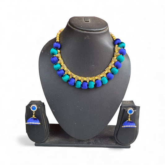 Silk thread multicolour choker set