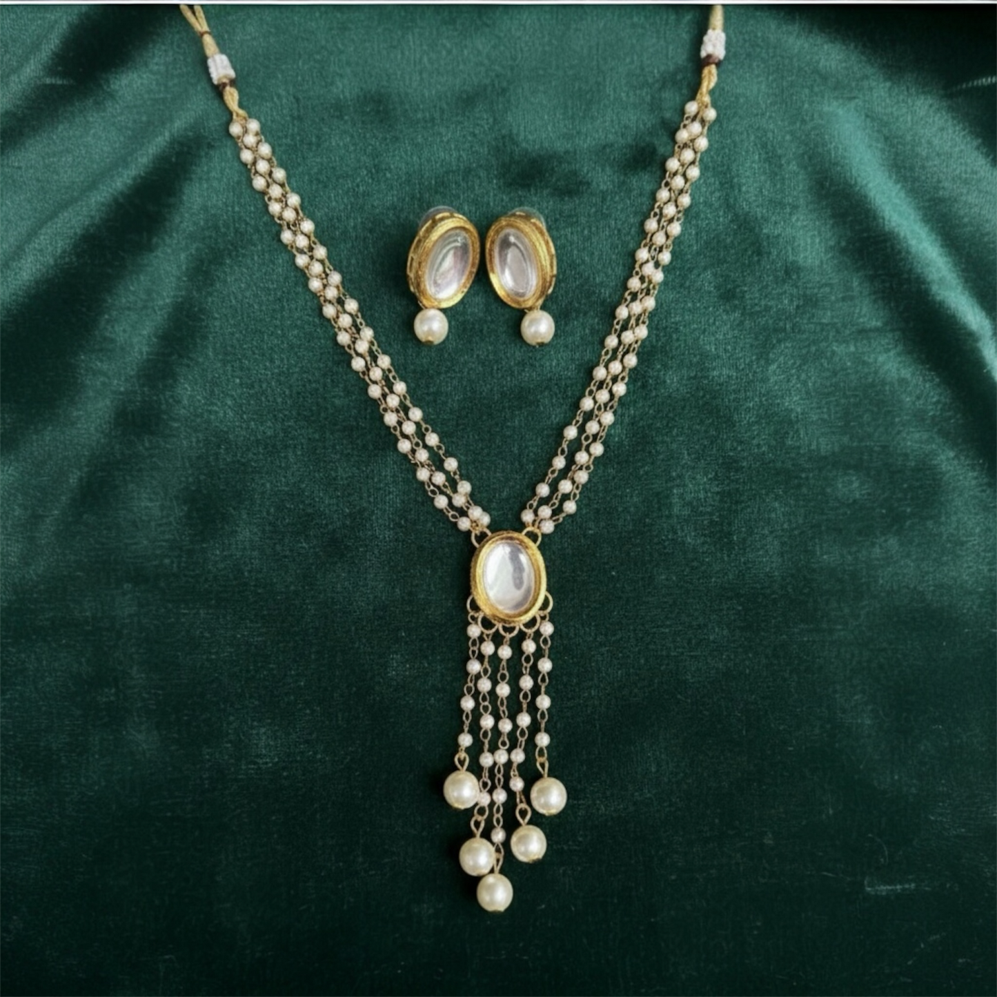 Kundan necklace with Pearl chain